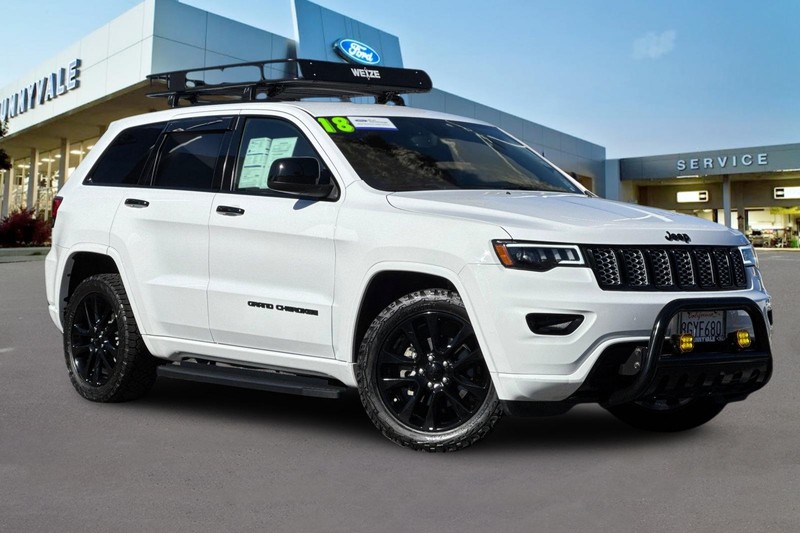 Jeep Grand Cherokee Vehicle Full-screen Gallery Image 02