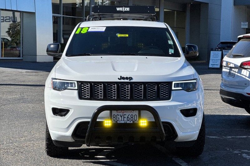 Jeep Grand Cherokee Vehicle Full-screen Gallery Image 10