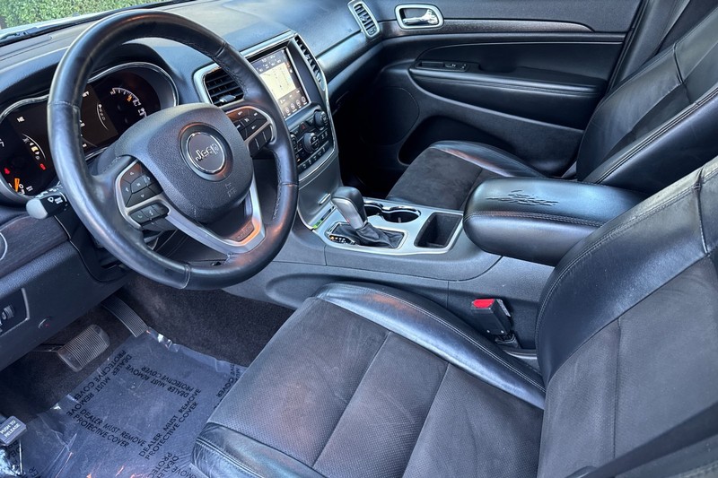 Jeep Grand Cherokee Vehicle Full-screen Gallery Image 11