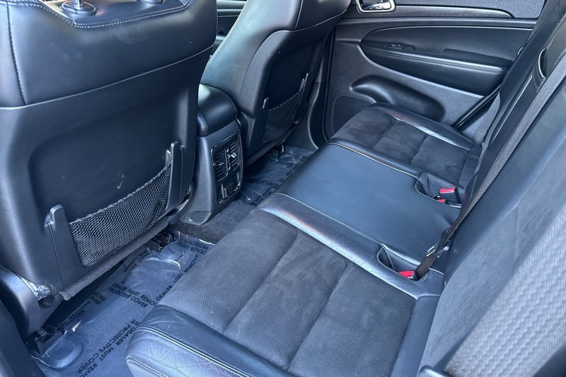 Jeep Grand Cherokee Vehicle Full-screen Gallery Image 13