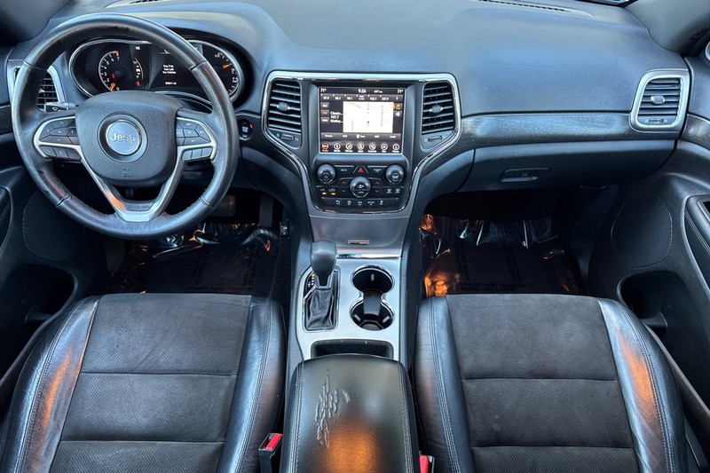 Jeep Grand Cherokee Vehicle Full-screen Gallery Image 14