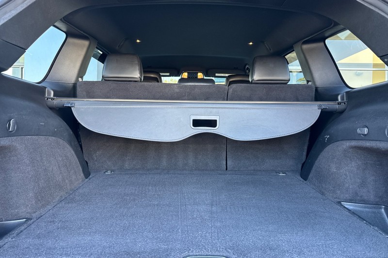 Jeep Grand Cherokee Vehicle Full-screen Gallery Image 16