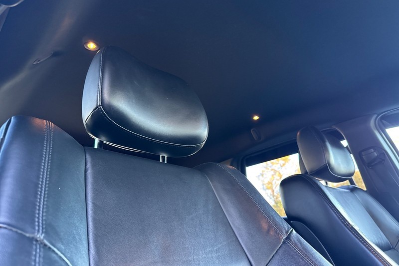 Jeep Grand Cherokee Vehicle Full-screen Gallery Image 18