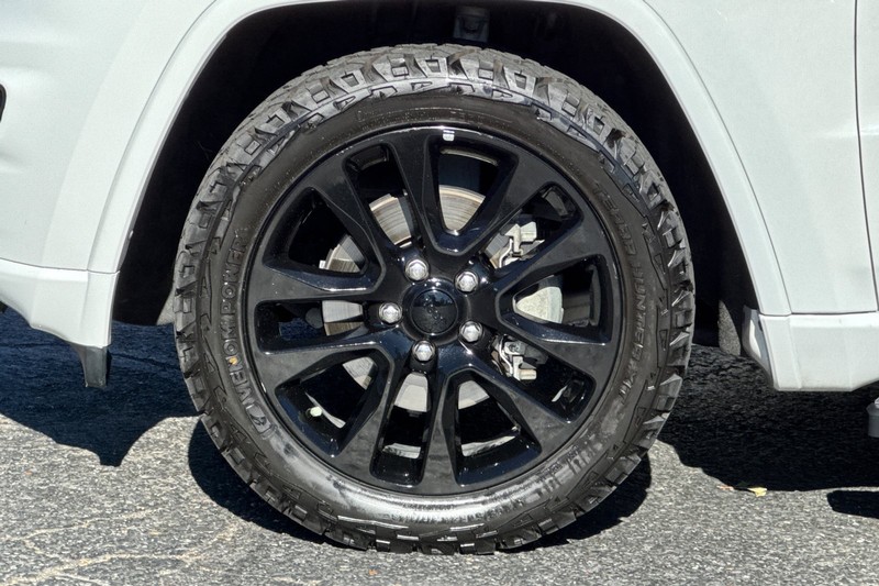 Jeep Grand Cherokee Vehicle Full-screen Gallery Image 27