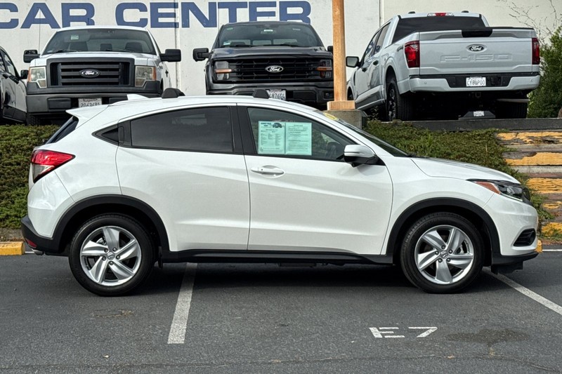 Honda HR-V Vehicle Full-screen Gallery Image 03