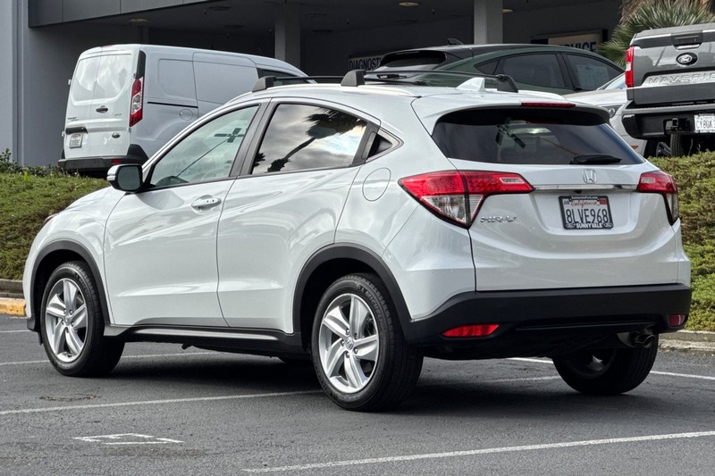 Honda HR-V Vehicle Full-screen Gallery Image 06