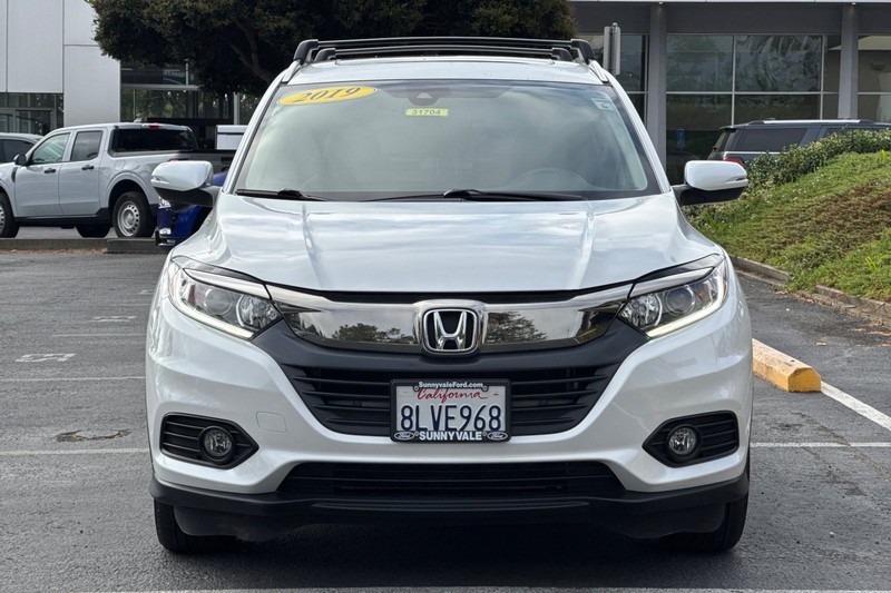 Honda HR-V Vehicle Full-screen Gallery Image 09