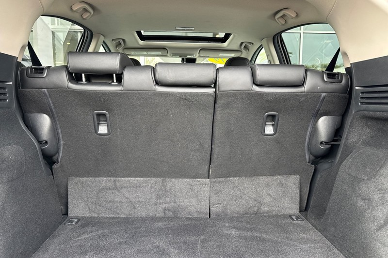 Honda HR-V Vehicle Full-screen Gallery Image 15