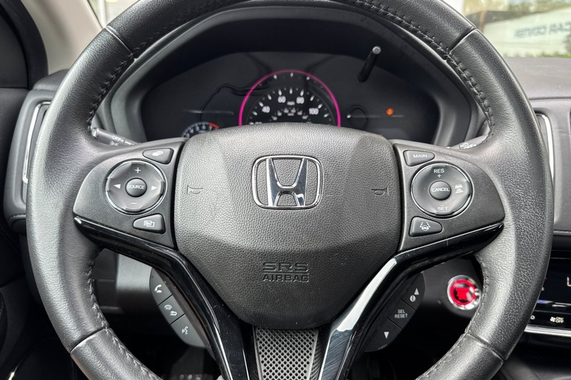 Honda HR-V Vehicle Full-screen Gallery Image 23