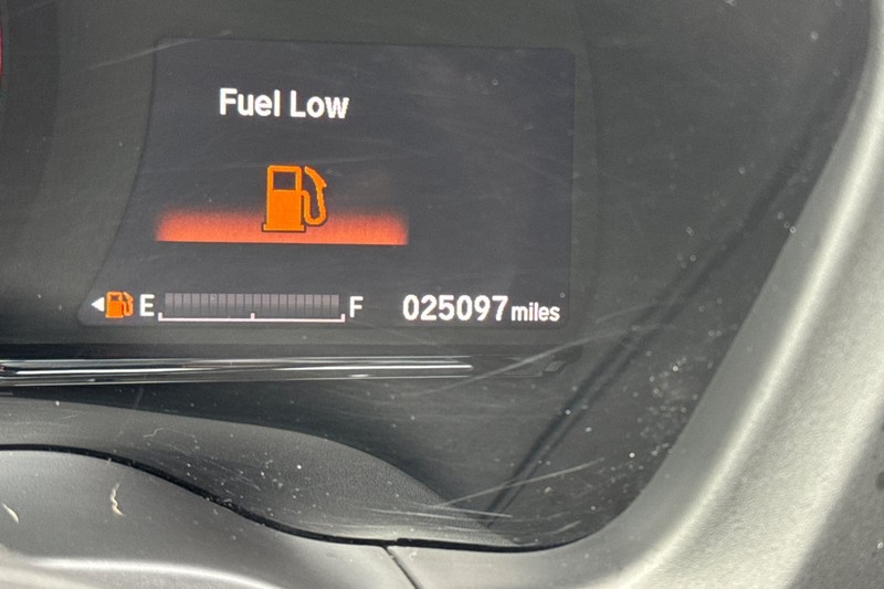 Honda HR-V Vehicle Full-screen Gallery Image 25