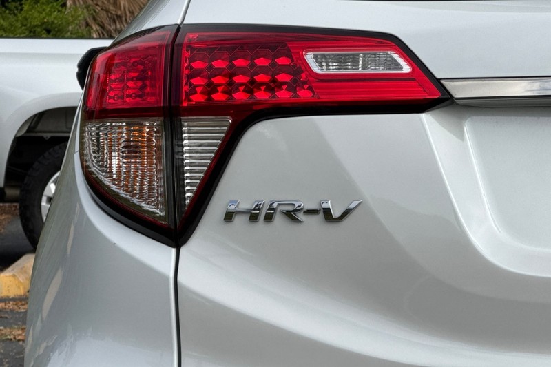 Honda HR-V Vehicle Full-screen Gallery Image 27