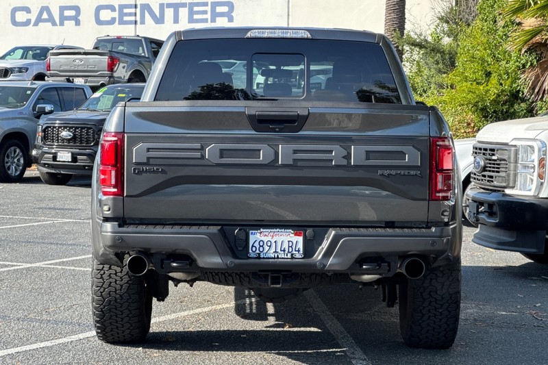 Ford F-150 Vehicle Full-screen Gallery Image 05