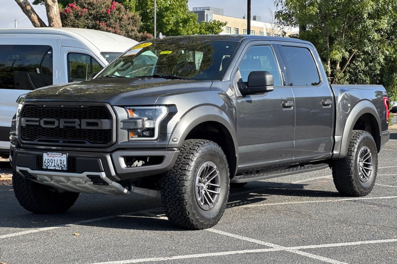 Ford F-150 Vehicle Full-screen Gallery Image 09