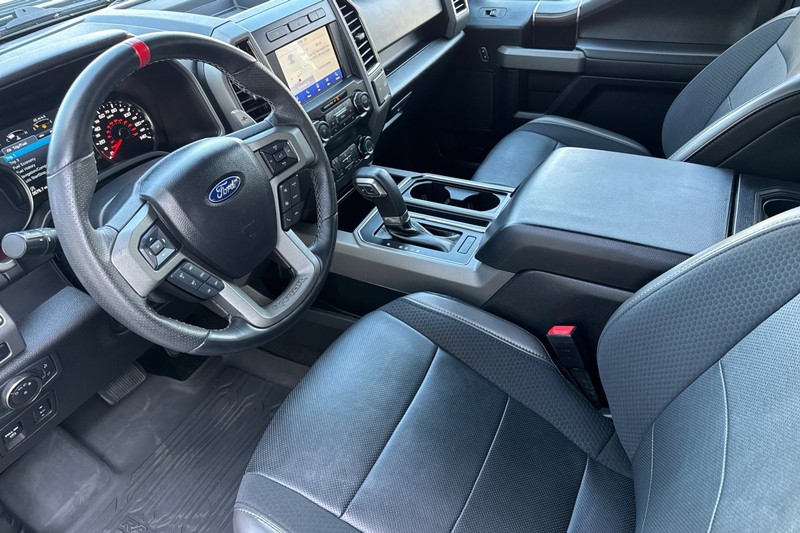 Ford F-150 Vehicle Full-screen Gallery Image 11