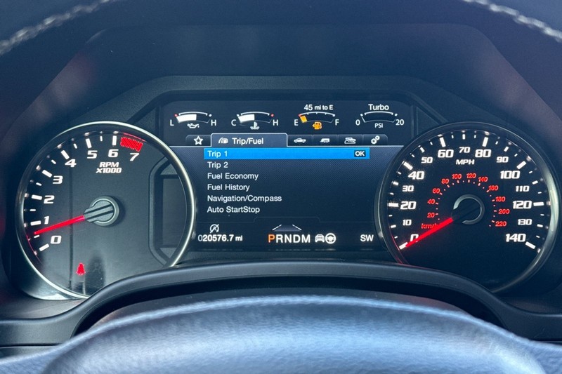 Ford F-150 Vehicle Full-screen Gallery Image 24