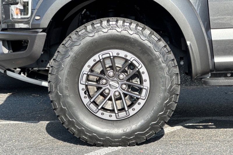 Ford F-150 Vehicle Full-screen Gallery Image 26