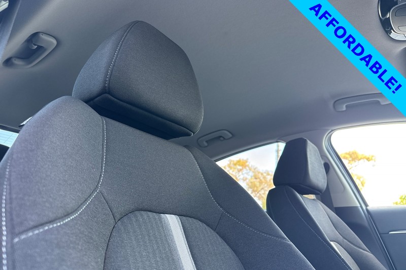 Hyundai Sonata Vehicle Full-screen Gallery Image 16