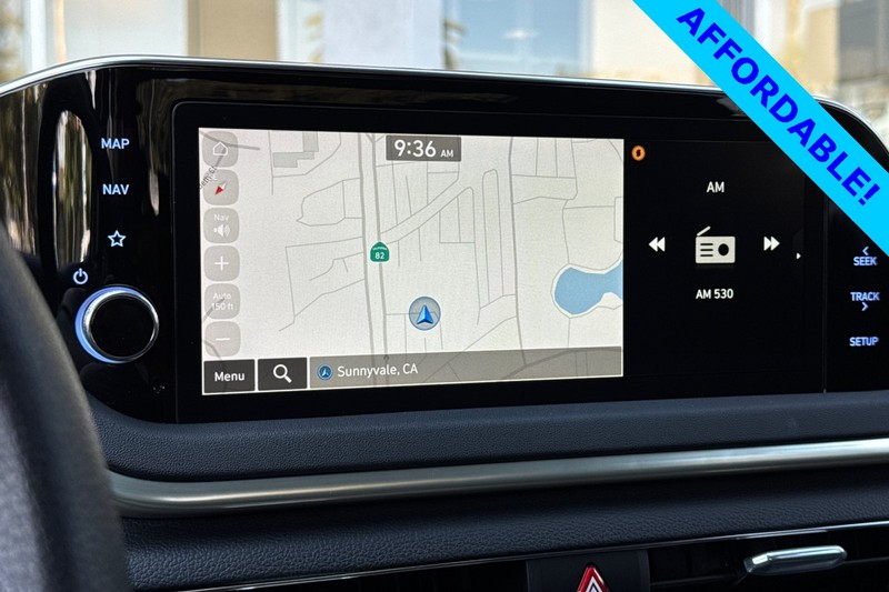 Hyundai Sonata Vehicle Full-screen Gallery Image 18