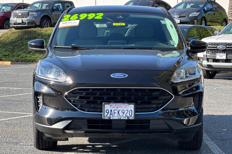 Ford Escape Vehicle Full-screen Gallery Image 10