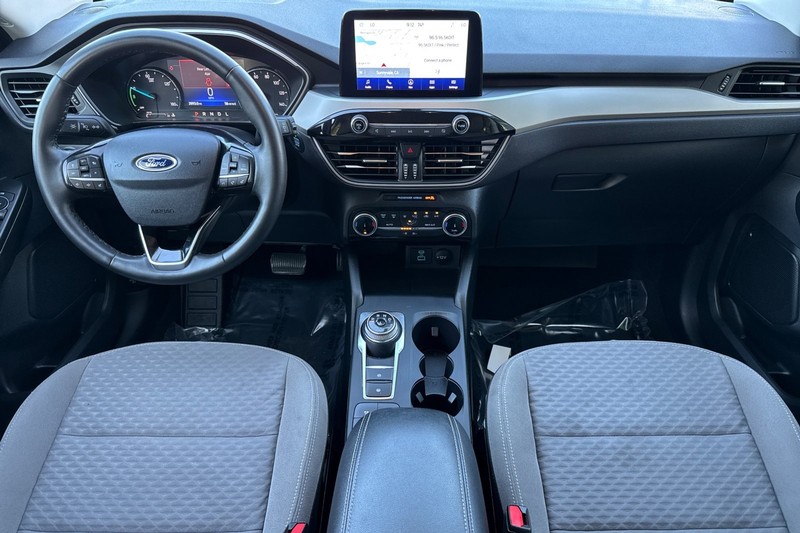 Ford Escape Vehicle Full-screen Gallery Image 14