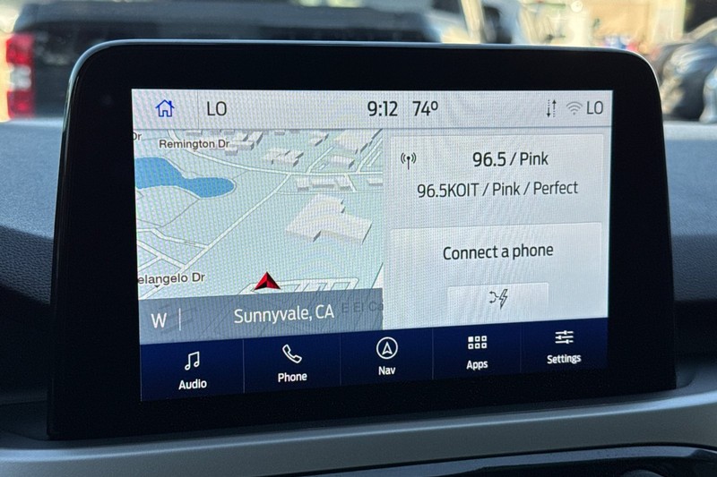 Ford Escape Vehicle Full-screen Gallery Image 19