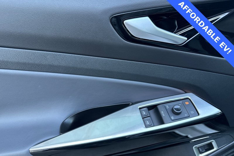 Volkswagen ID.4 Vehicle Full-screen Gallery Image 11