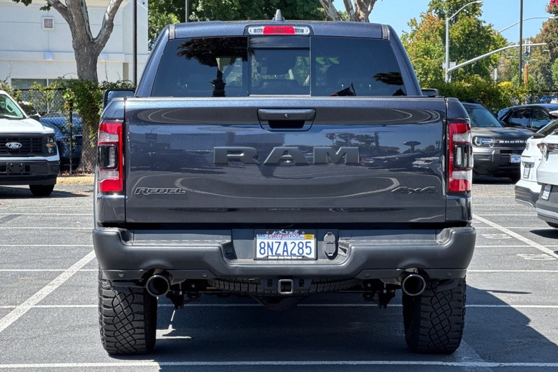 Ram 1500 Vehicle Full-screen Gallery Image 05