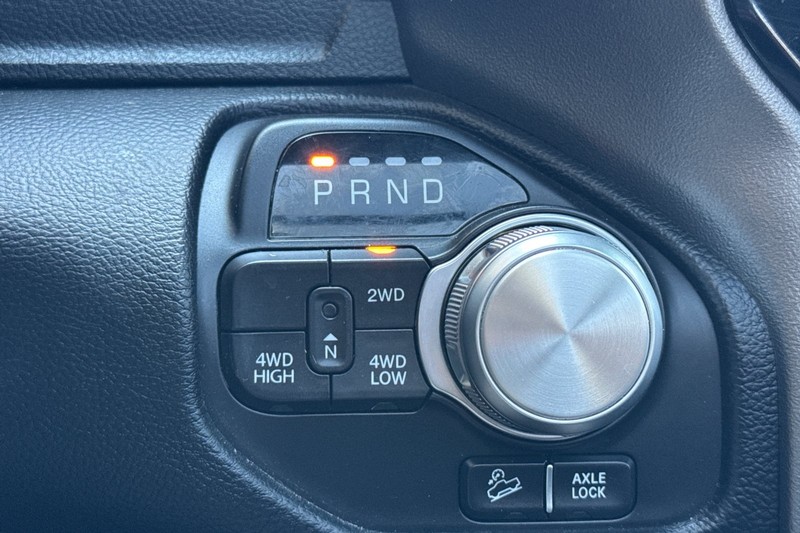 Ram 1500 Vehicle Full-screen Gallery Image 21