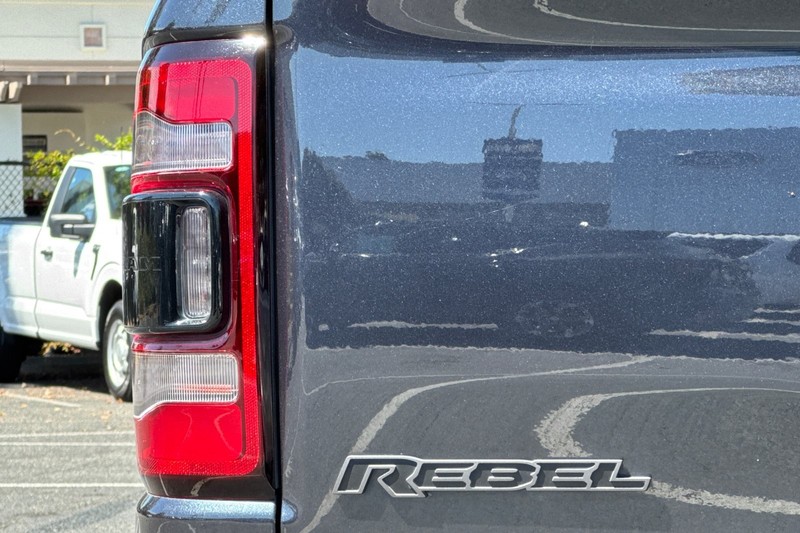 Ram 1500 Vehicle Full-screen Gallery Image 27