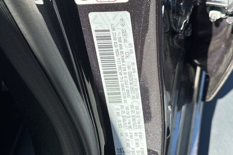 Ram 1500 Vehicle Full-screen Gallery Image 28