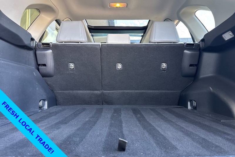Toyota RAV4 Vehicle Full-screen Gallery Image 16