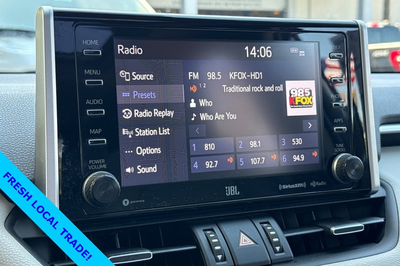 Toyota RAV4 Vehicle Full-screen Gallery Image 19