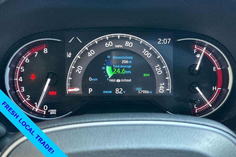 Toyota RAV4 Vehicle Full-screen Gallery Image 26