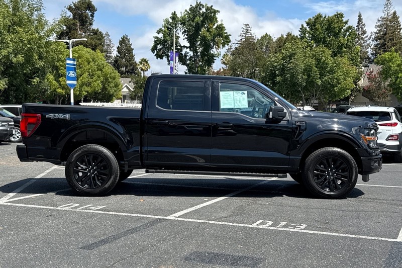 Ford F-150 Vehicle Full-screen Gallery Image 03