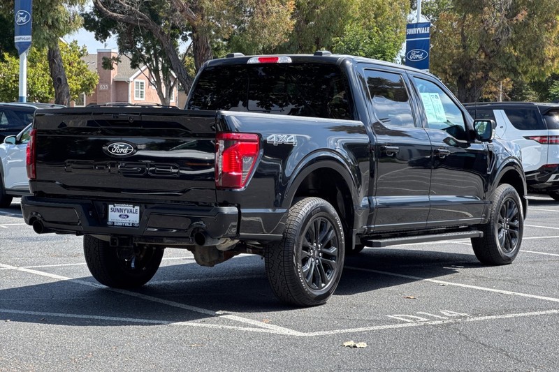 Ford F-150 Vehicle Full-screen Gallery Image 04