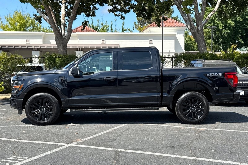 Ford F-150 Vehicle Full-screen Gallery Image 07