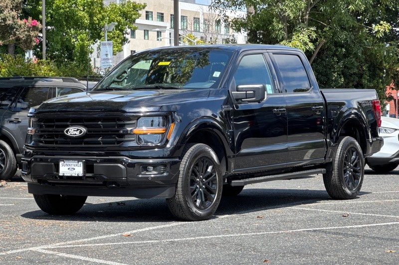 Ford F-150 Vehicle Full-screen Gallery Image 08