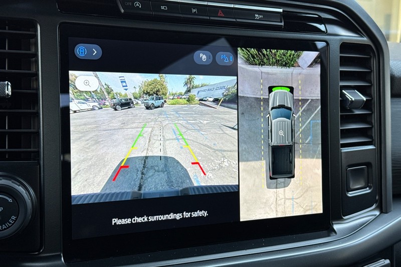 Ford F-150 Vehicle Full-screen Gallery Image 19