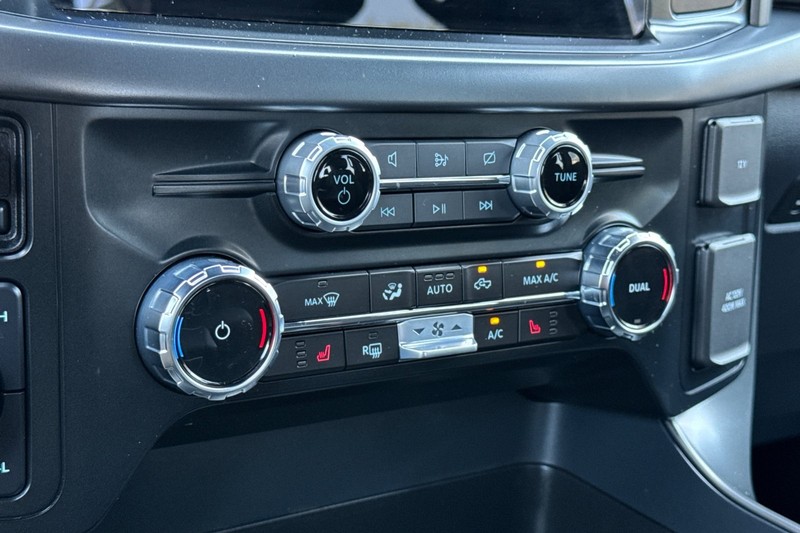 Ford F-150 Vehicle Full-screen Gallery Image 20