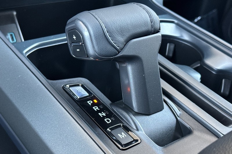 Ford F-150 Vehicle Full-screen Gallery Image 21