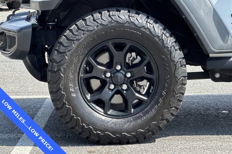 Jeep Wrangler Vehicle Full-screen Gallery Image 27