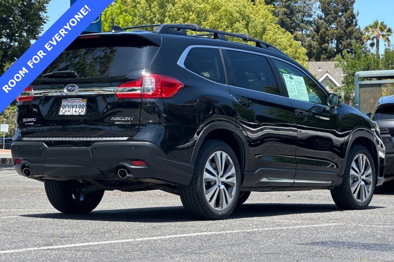 Subaru Ascent Vehicle Full-screen Gallery Image 04