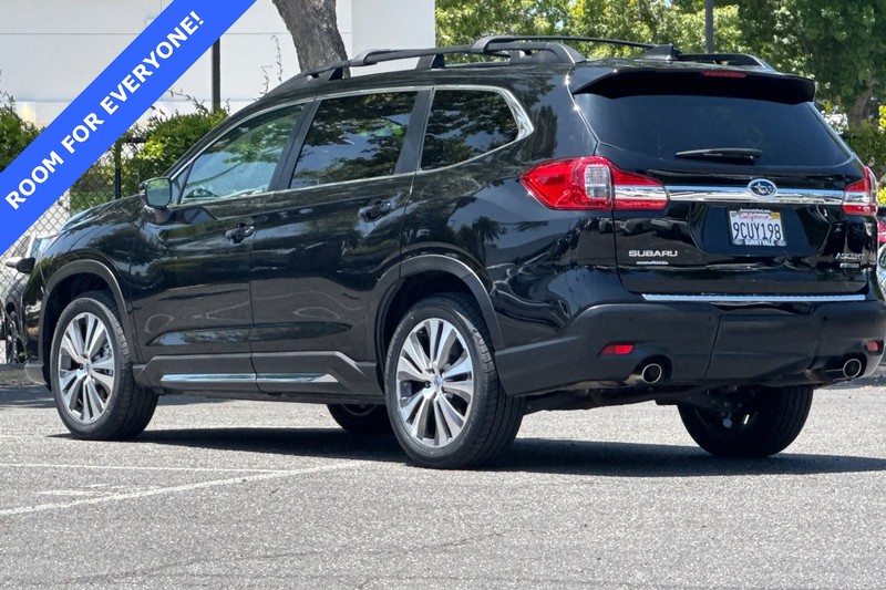 Subaru Ascent Vehicle Full-screen Gallery Image 06