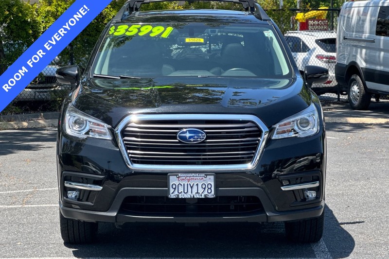 Subaru Ascent Vehicle Full-screen Gallery Image 09