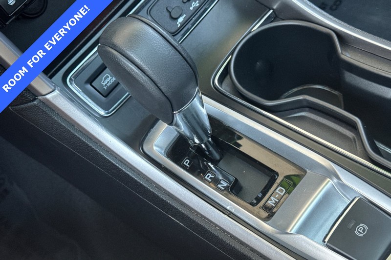 Subaru Ascent Vehicle Full-screen Gallery Image 23