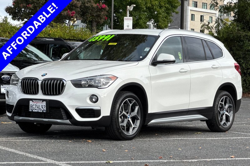 BMW X1 Vehicle Full-screen Gallery Image 08