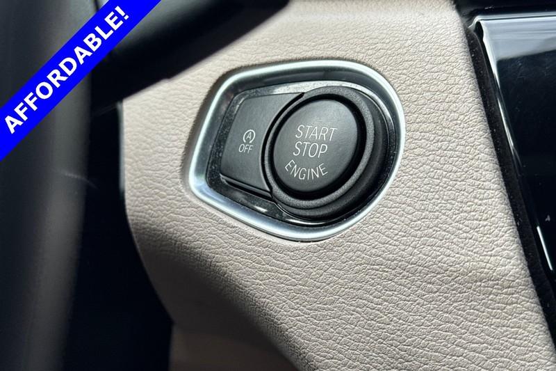 BMW X1 Vehicle Full-screen Gallery Image 21