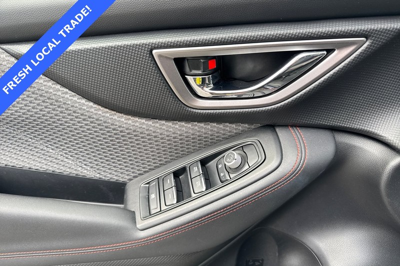 Subaru Forester Vehicle Full-screen Gallery Image 10