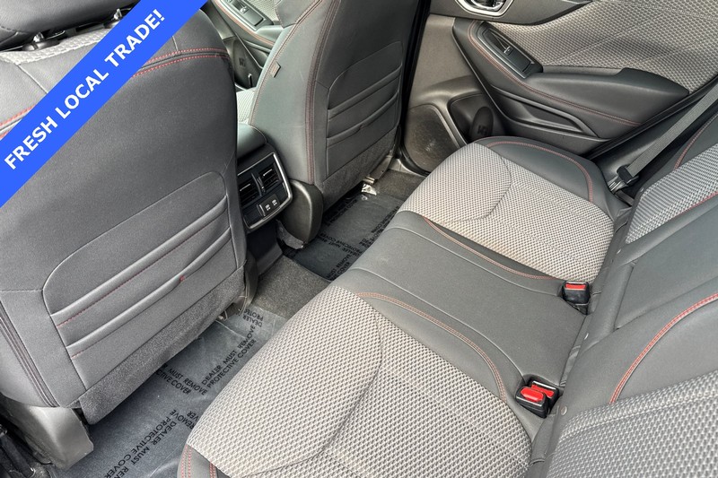 Subaru Forester Vehicle Full-screen Gallery Image 11