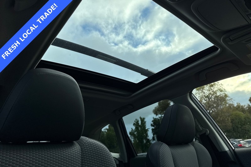 Subaru Forester Vehicle Full-screen Gallery Image 15